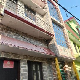 Vishawkarma Homestay, hotel a Gajraula