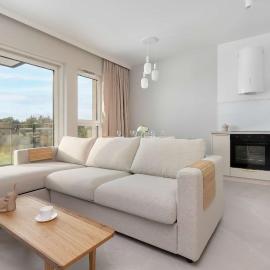 Modern Apartment Near the Sea with Parking & Air Conditioning by Noclegi Renters