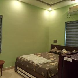 SBJ Road House, hotel in Varkala