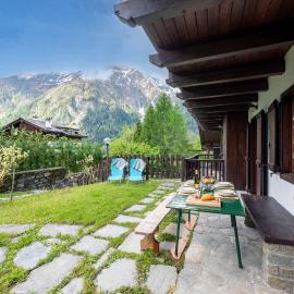 Charming Apart with Garden in Courmayeur - Happy Rentals