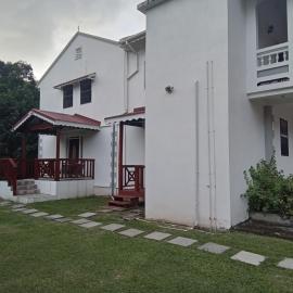 Kaye Jacquot, hotell i Monchy