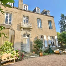 L'Hotel de Hercé Chambre d'Hote, hotel u gradu 'Mayenne'