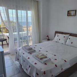 Harmony Blue Pansiyon, hotel in Burhaniye