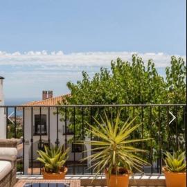 Duplex Apartman with sunny terrace in Mijas Pueblo, hotel en Mijas