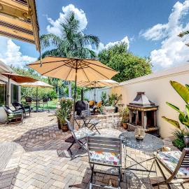 1 Mi to Lake Sumter! Family Retreat w/ Large Patio, hotel a Cherry Lake
