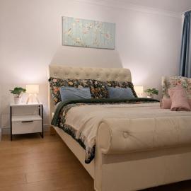 Spacious Double Room in Shared Flat, hotel in Sutton
