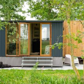 Tinyhouse Polderpanorama, hotel di Haastrecht