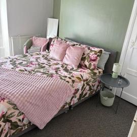 stylish new house sleeps 5 max