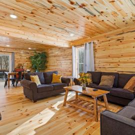 Log Cabin Game Room Close to the Slopes & Lake, hotel v mestu Albrightsville