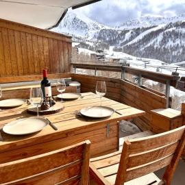 Prestige du Sommet - Terrasse, Parking et Local Ski, hotel i Isola