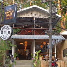 Tropical Nest Jungle stay โรงแรมในKo Man Nai