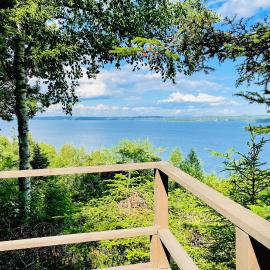 Bay-View Getaway w/ Deck Between Camden & Belfast!, Hotel in Northport