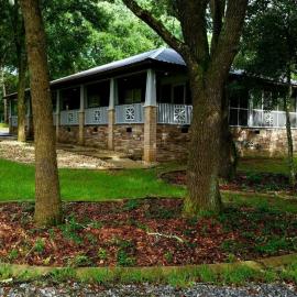 Charming Country Cabin with Self Check In, khách sạn ở Irvington