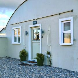 The Piggery Tipperary - Snore By The Nore, hotel din Clonakenny