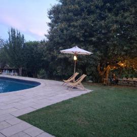 Grande maison 15 pers avec piscine privée, salle de jeux, jardin clôturé, proche Lac de Paladru