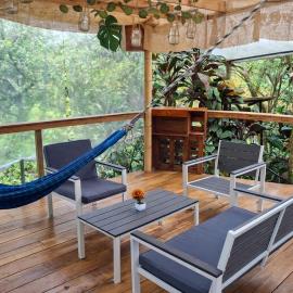 Loft Central con vista a bosque urbano y avistamiento de aves, recibimos tu equipaje antes del check in aprovecha el día