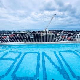 HolidayRento Bondi Rooftop Pool & Air Con Studio