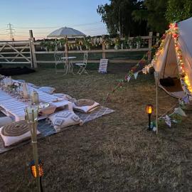 Country Bumpkins Luxury Glamping hire the site