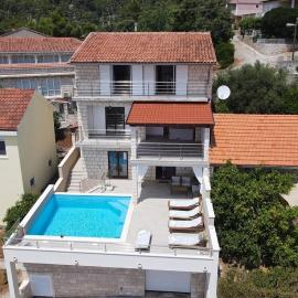 Family friendly house with a swimming pool Brna, Korcula - 13943