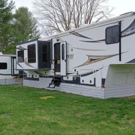 Mountain Camper at Howland's Hideout, hotel di Sampson