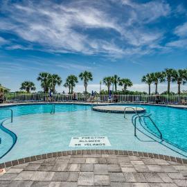Tide N Tee Resort Condo w Mega Pool Near Beach