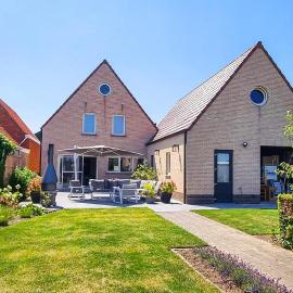 2 Bedroom Stunning Apartment In Cadzand