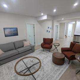 Greystone Retreat - Walk to River & Downtown, hotel Cochrane-ben