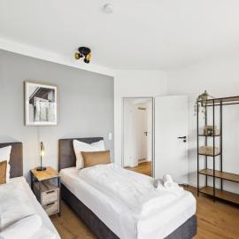 NASA Homes I Moderne City Suite I Zentral I 3 Zimmer I Balkon und Aufzug I neu renoviert I Smart TV I Hotelbetten, hótel í Bad Bevensen