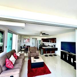 Amazing apartment with a beach