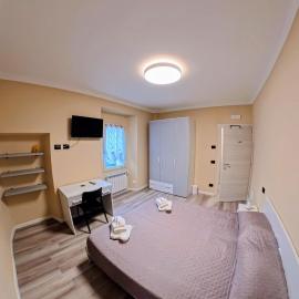 Casa Alone: Casto'da bir otel