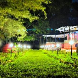 Greenwoods Resort Dandeli، فندق في Kervād