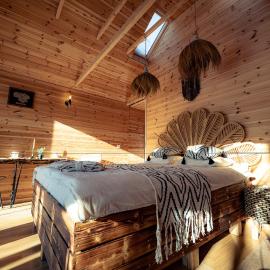 Namelis prie ežero I Medaus Žemė - Lakefront Lodge Lithuania, hotel 