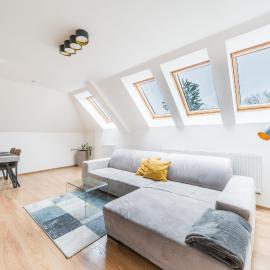 Apartmán VALORI - 100m2، فندق في بودبرادي