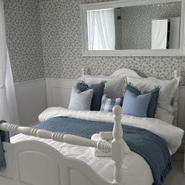Dernvale House -Double Room sleeps 2, hotelli kohteessa Mullinderg
