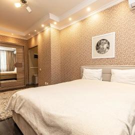 Comfort Apartment Near Center - 40 m - Fast WiFi - Self Check-in