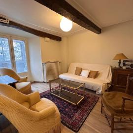 Murat - La maison de la petite place, hotel in Murat