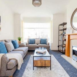 Spacious 3 Bedroom Home with Garden in Doncaster, ξενοδοχείο στο Ντονκάστερ