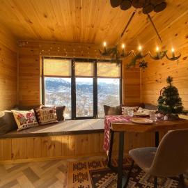 Kainar Glamp Домик в горах с террасой и прекрасным видом на горы, hotel in Besqaynar