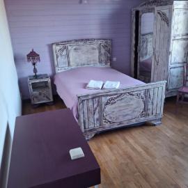 chambre ensoleillée, hotel in Saint-Laurent-de-la-Plaine