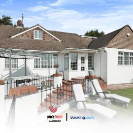 Brighton Seaside Retreat - 4 Bedrooms, Hot Tub & Free Parking By Guest Nest Management Short Term Rental