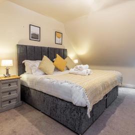 Hillbrook House- Apartment 8