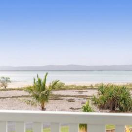Quiet Waterfront Retreat - Fishing & Coastal Getaway, K'Gari Views, hotel a Garden Island