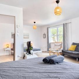 Little Gem - 2 Beds - AC - 5 min Downtown