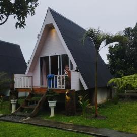 VILA RINJANI PARADAIS IIn01, hotel in Sajang