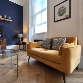 6 Wye Valley Chambers - Central Location - Shared Courtyard Garden - Parking Space - Dog Friendly