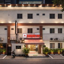 Hotel YO94, hôtel à Indore