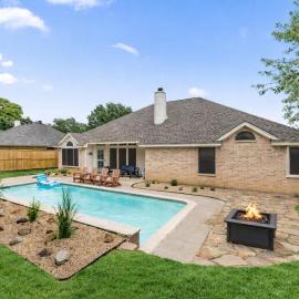 Extraordinary Pool Villa - Outdoor fun, Near Stadiums