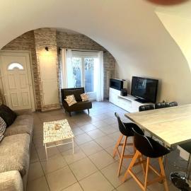 Jolie Villa Duplex Parking Montpellier Plage, hotell sihtkohas Lattes