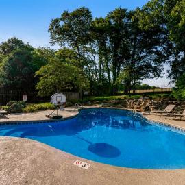 Spacious Serene Cabin Sleep 14 Pool Hot Tub Games, Hotel in Kodak