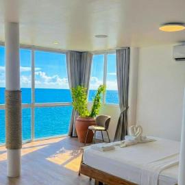 Beach Studio Level - WaveSide Ocean Bliss
